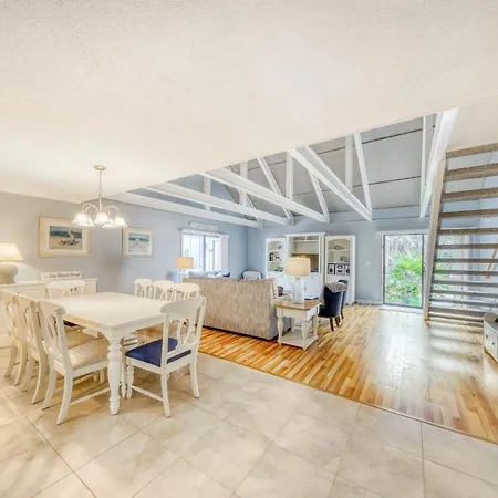 4 Bed 2 Bath Apartment In Queens Grant Villas
